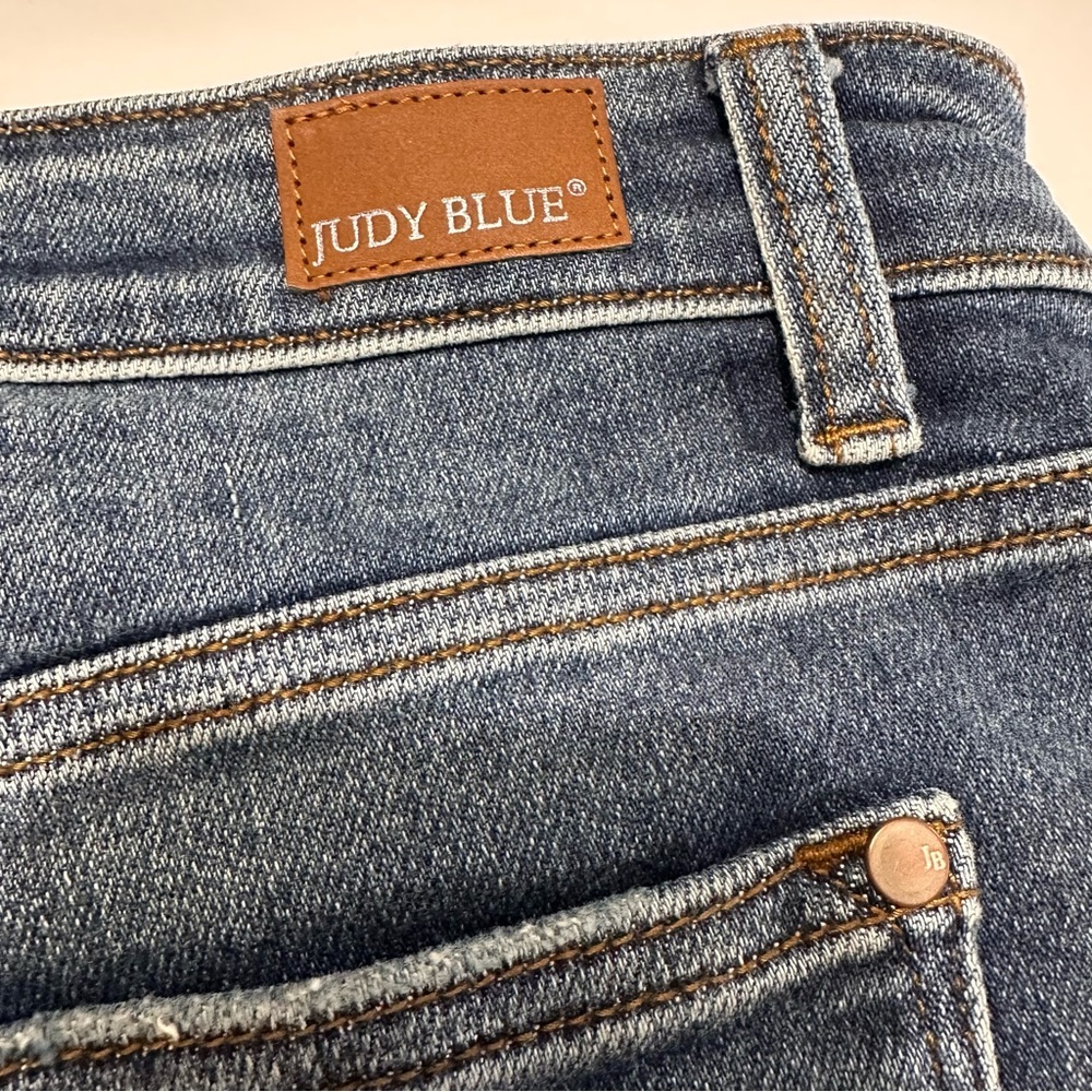 Judy Blue High Waist Mid Thigh Length Denim Shorts size XL - Picture 9 of 12
